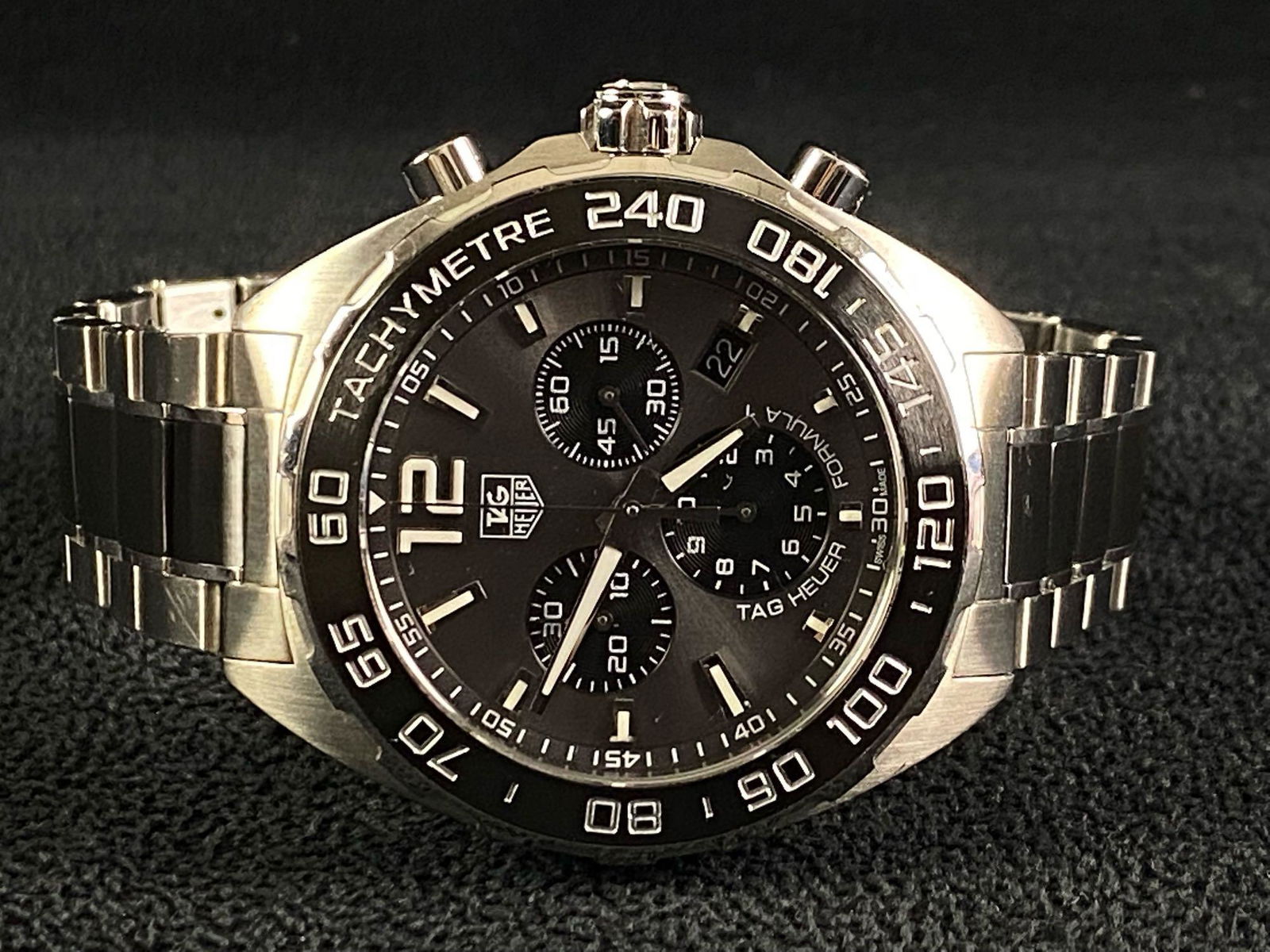 TAG Heuer Men's CAZ1011 Formula 1 Chronograph Tachymeter Watch (1 of 20)