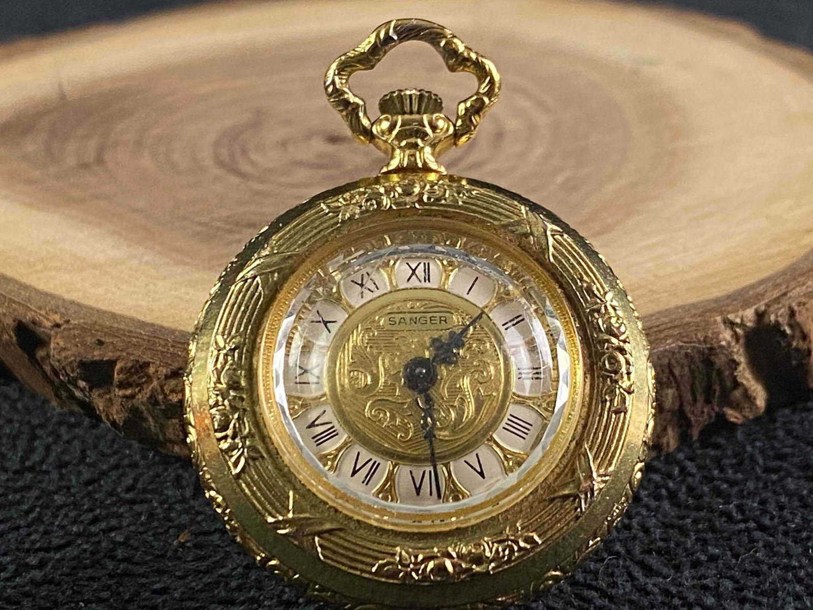 Rare Vintage SANGER 17J Gold Plated Cloisonne Enamel Pocket Watch: This Rare Vintage SANGER 17J Gold Plated Cloisonne Enamel Pocket Watch is in Excellent condition in and out Excellent Working Order Clean Innards L.Jeanbourquin & Cia ( Case) 17J Wind up Clean Dial Cl
