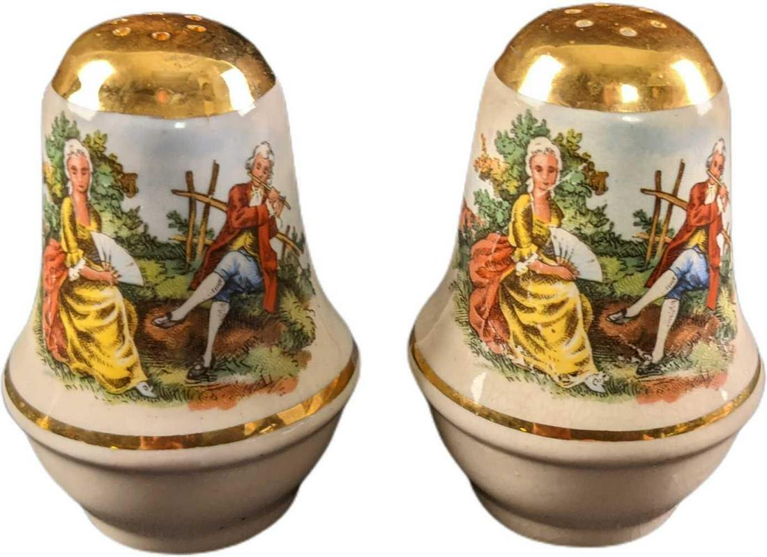 Vintage Washington DC Porcelain Salt & Pepper Shakers: Vintage Washington DC Porcelain Salt & Pepper Shakers With Gold Trim. Each is approx 2" x 2" x 2 3/4" and they weigh under one pound at 0.29lb. Both are in a good, vintage condition with some wear. Pl