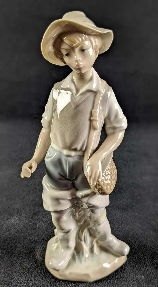 Lladro Nao Gone Fishing Porcelain Figurine (1 of 6)