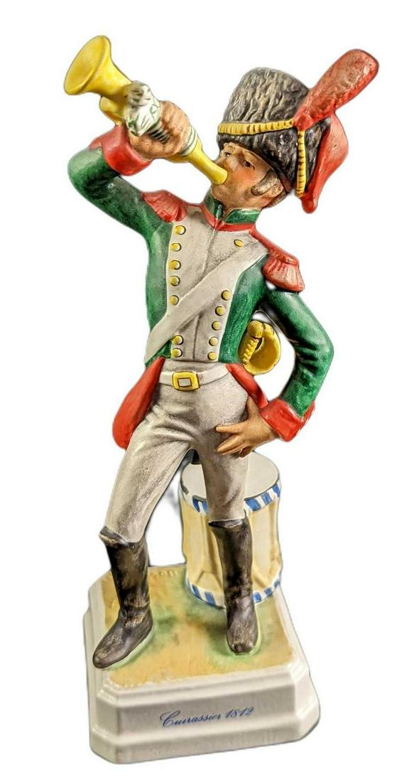 Goebel Bochmann Curassier 1812 Soldier Figure: The hand-painted porcelain figurine depicts a trumpeter of the Cuirassiers, the oldest armored regiments in the French Army, dating back to the 30 Years War. The original was made and designed by Gerh
