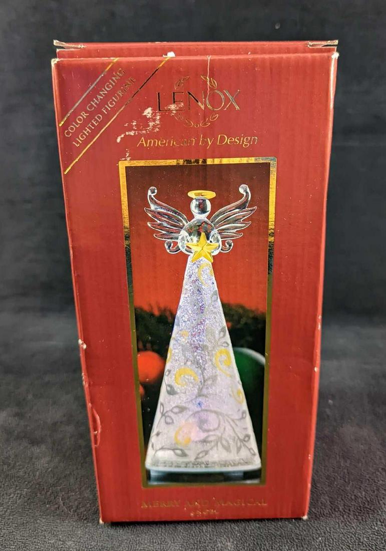 Lenox Coloring Changing Merry & Magical Angel: Lenox Coloring Changing Merry & Magical Glass Angel. Comes with working batteries and was tested. The angel is approx 3" x 3" x 8". It comes in its original box which is approx 4 1/2" x 4 1/2" x 9 3/4