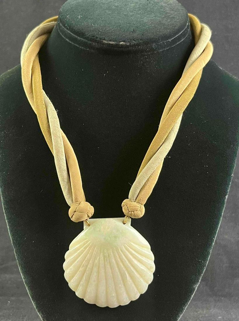Jade Shell Pendant Necklace (1 of 6)