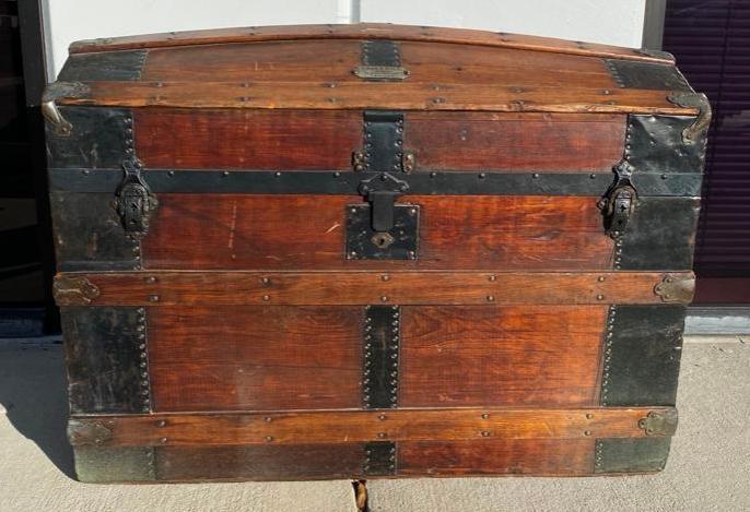Antique Barrel-Top Trunk/Chest (1 of 10)