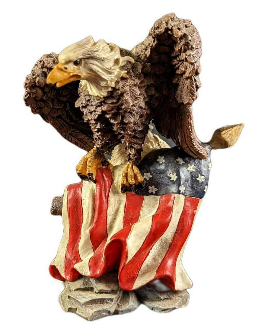 Small Patriotic USA Eagle With Flag Figurine (1 of 7)