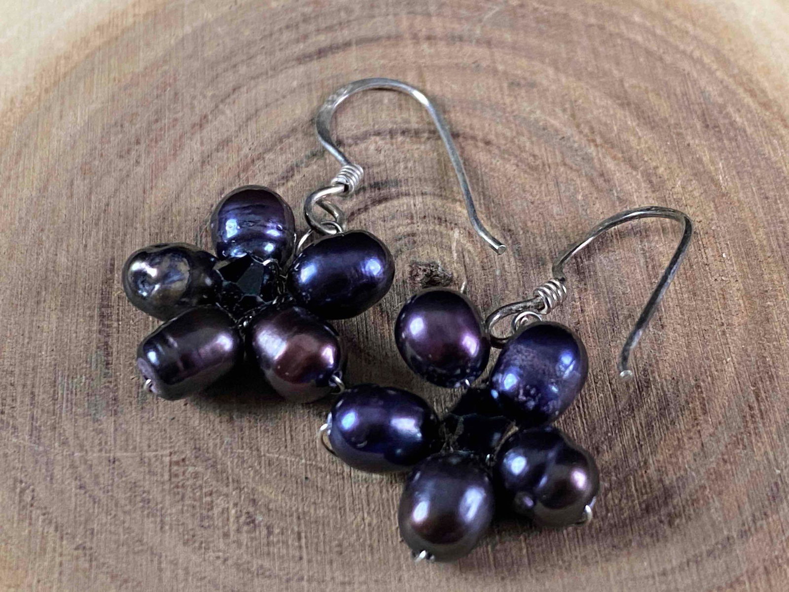Vintage Sterling Silver Black Tahitian Pearl Cluster Earrings: This fine piece of vintage jewelry has been researched and tested . Please review all our pictures they are part of our description . Happy Bidding Metal - Sterling 925 Color - Silver Maker - Unknown