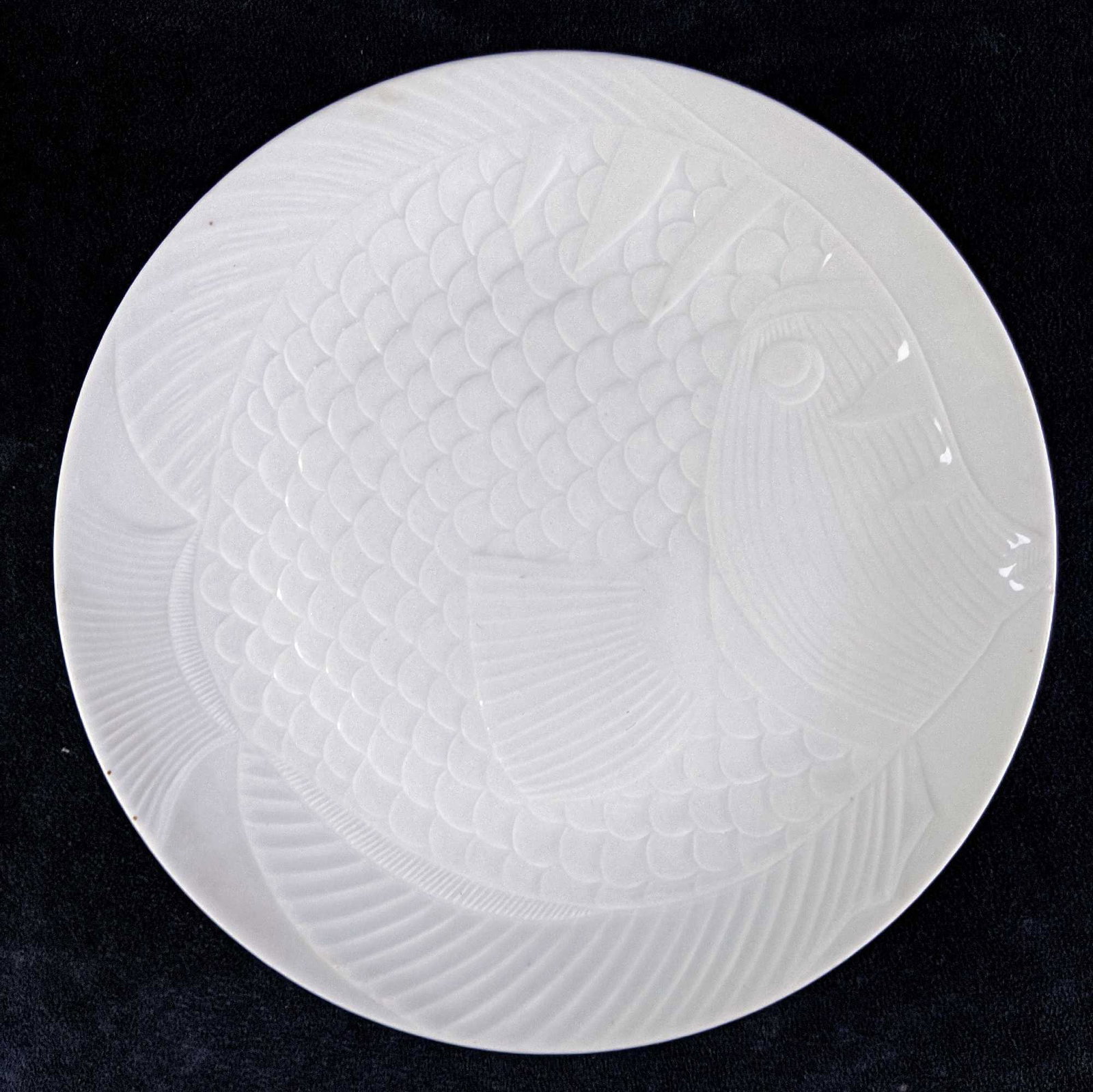 Set of White Dinner Plates Fish Design Dansk (1 of 5)