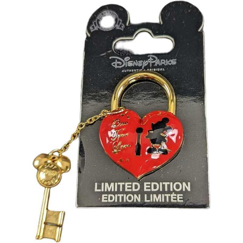 Disney Cast Exclusive LE Mickey Heart Locket Pin (1 of 4)