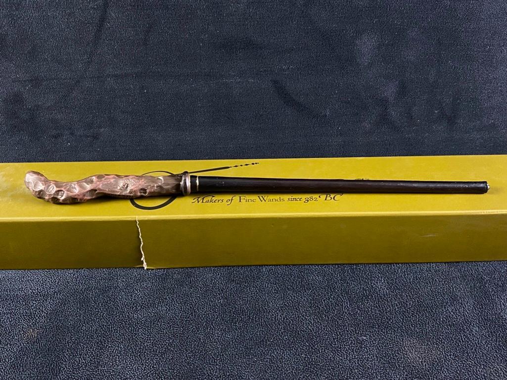 Harry Potter Ollivanders Hazel 9" Wand (1 of 5)