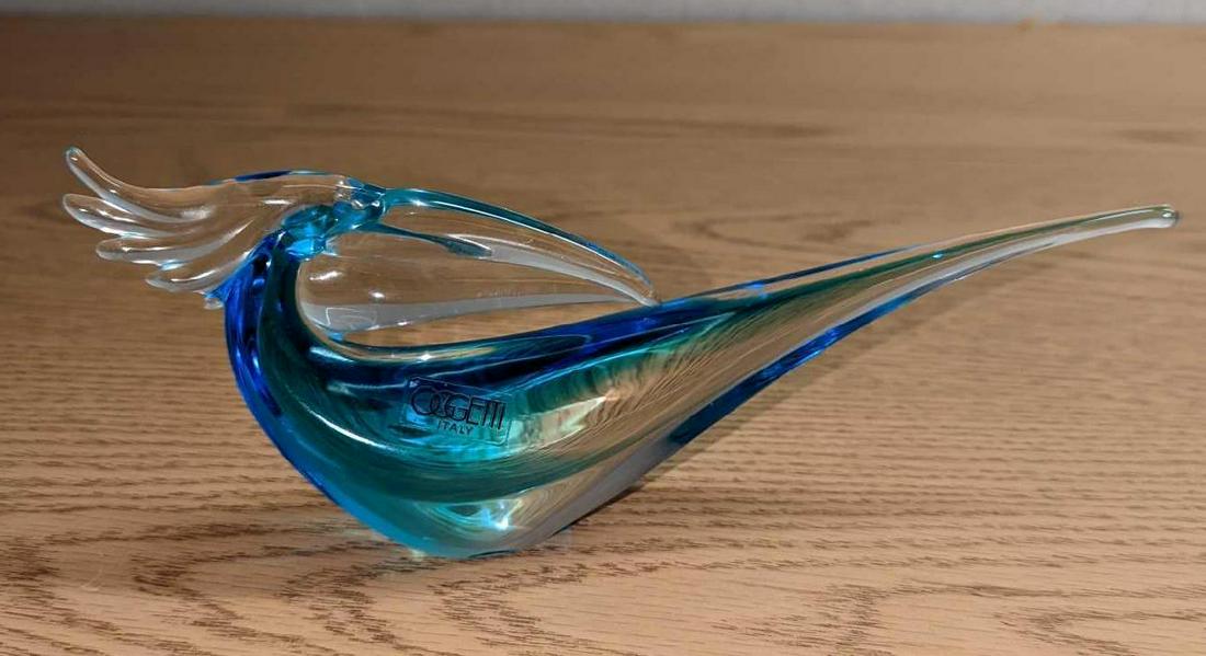 Vintage Italian Oggetti Glass Toucan Figurine: Vintage Italian Oggetti Glass Toucan Figurine. Is approx 9 3/4" x 2" x 5" and it weighs 1.13lb. The figurine is in a good, vintage condition with no cracks or chips. Please see the images as they are