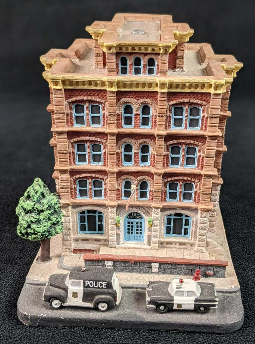 Danbury Mint 19th Precinct New York Police Station: 19th Precinct New York NY Police Station. From the Classic Police Station Collection, The Danbury Mint. Hand-painted resin. Is approx 4" x 5 3/4" x 5" and is in a good, used condition with some wear a