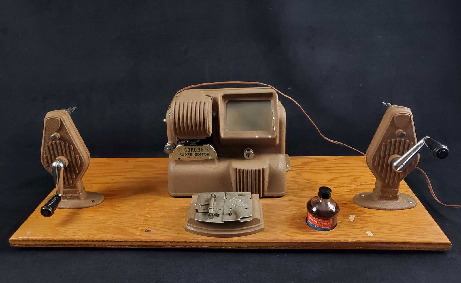 Vintage Corona 8MM Super Eidtor Splicer Viewer (1 of 13)