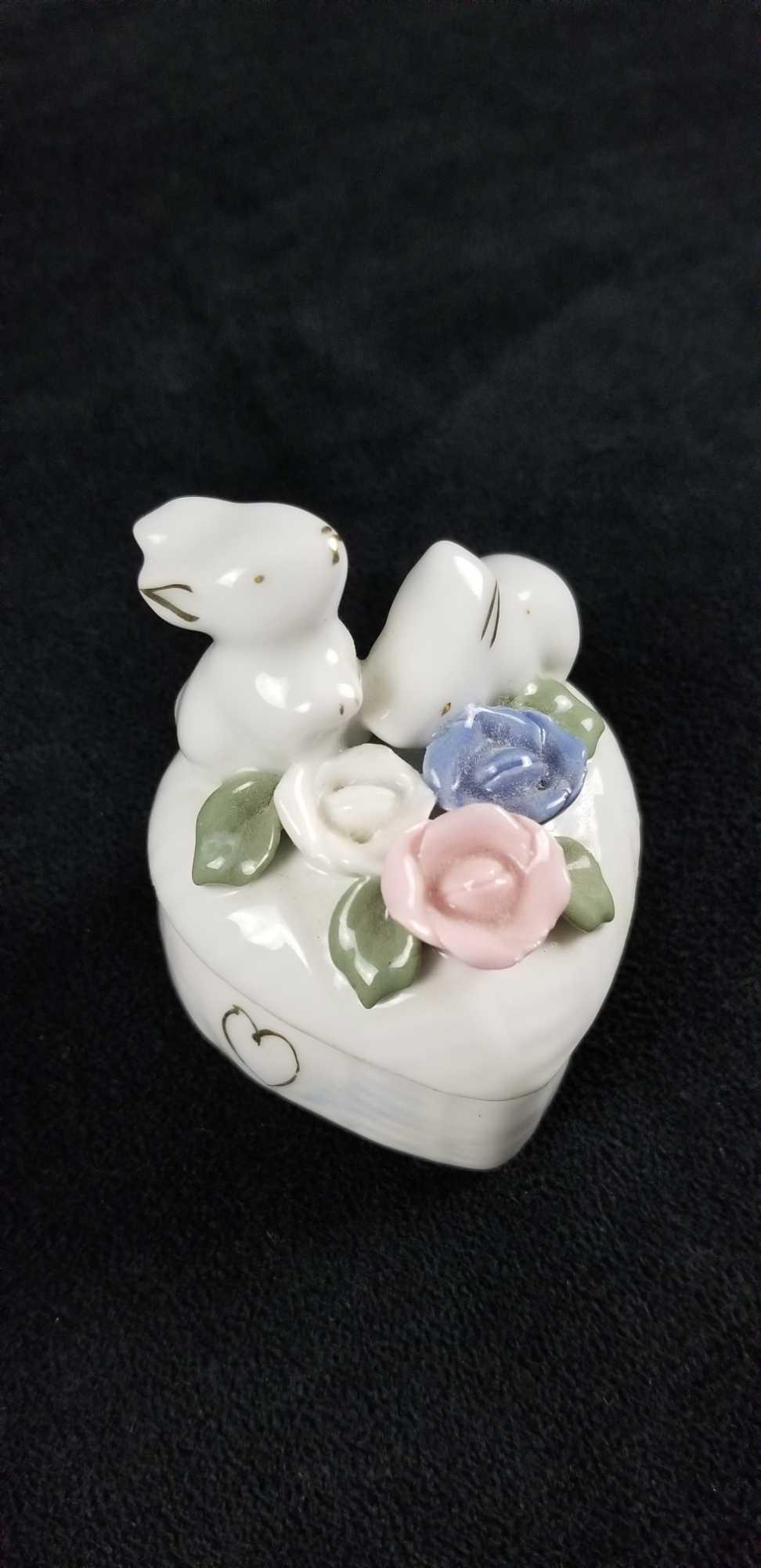 Ceramic Porcelain Rabbit Heart Trinket Ring Box (1 of 7)