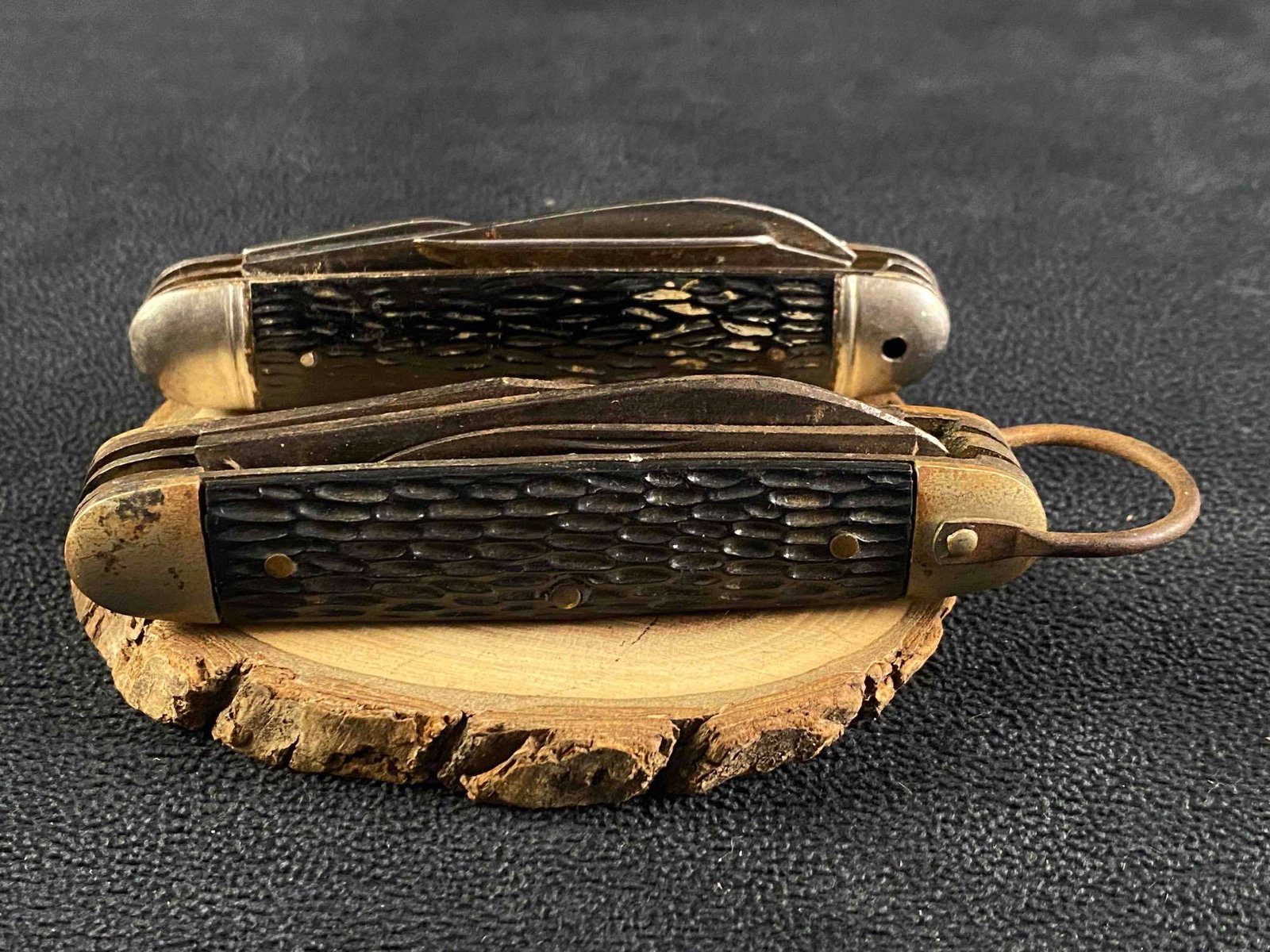 Vintage Pair Imperials Kamp King Pocket Knives (1 of 15)