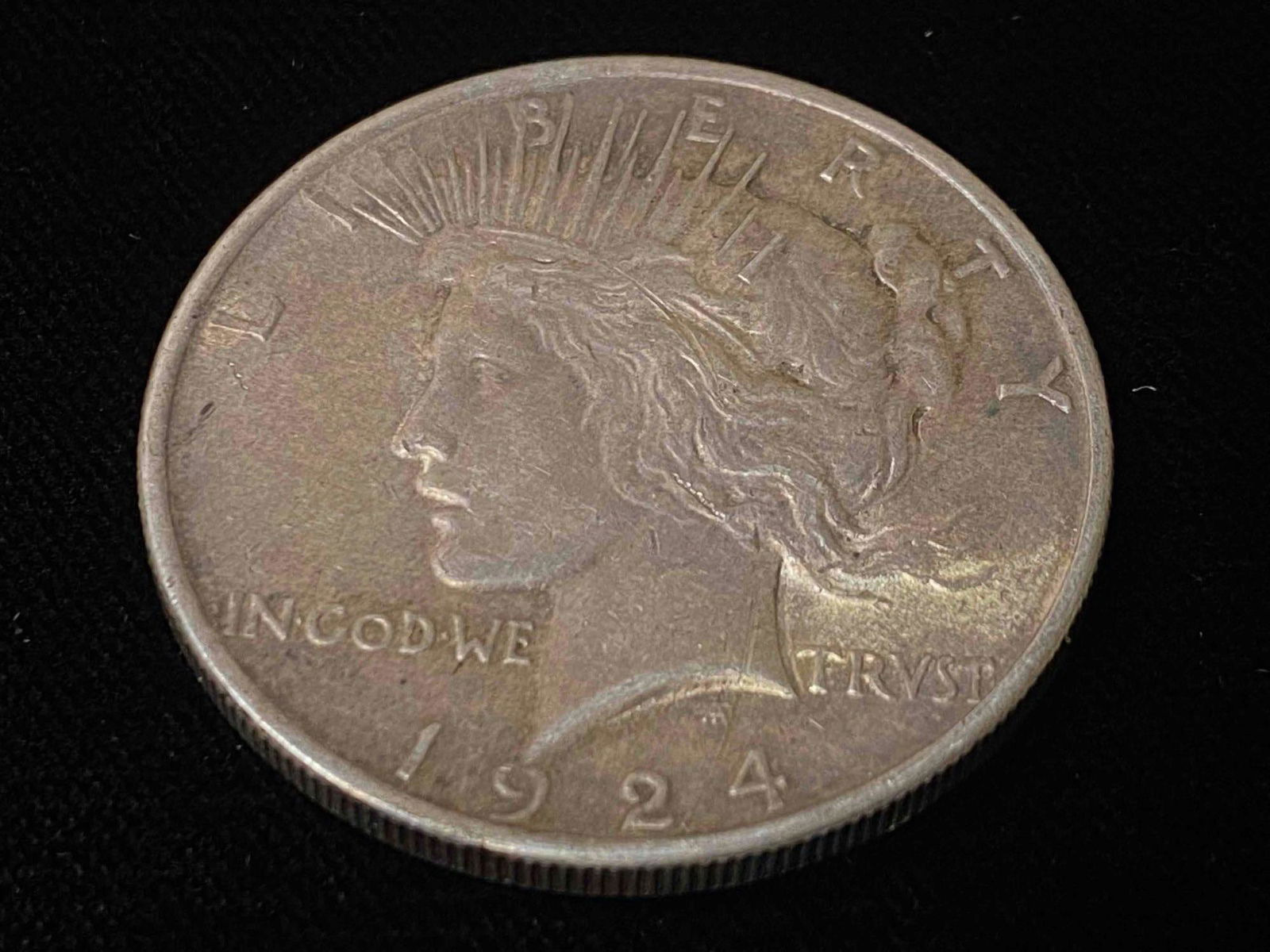 1924 P Peace Dollar 90% Silver (1 of 2)