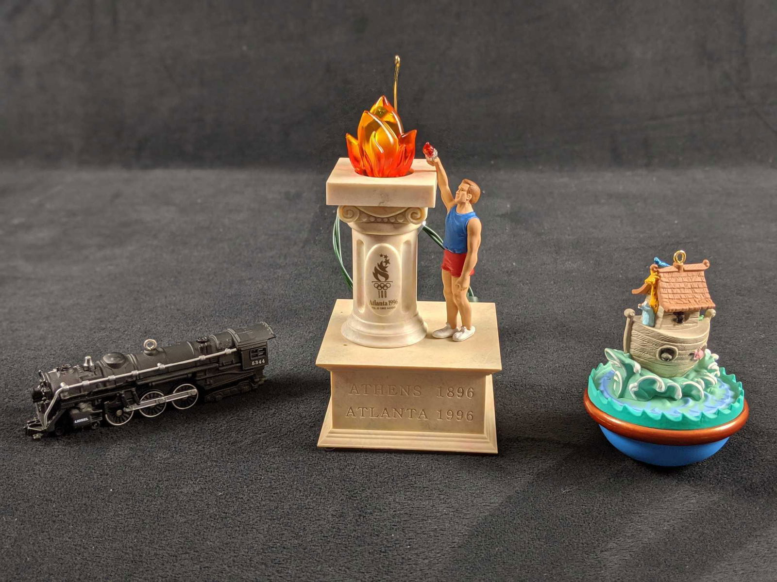 Hallmark Keepsake Ornament Train Olympic And Noahs Ark (1 of 10)