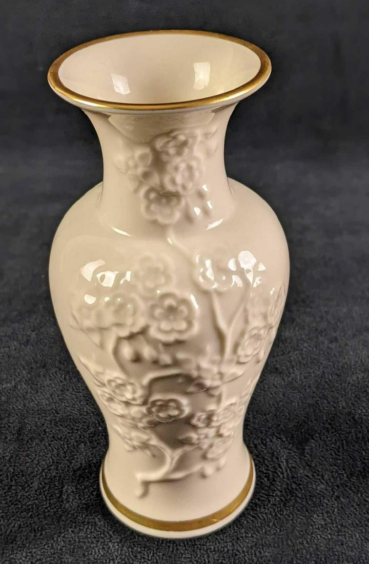 Vintage Lenox Embossed Fine China Flower Bud Vase (1 of 8)