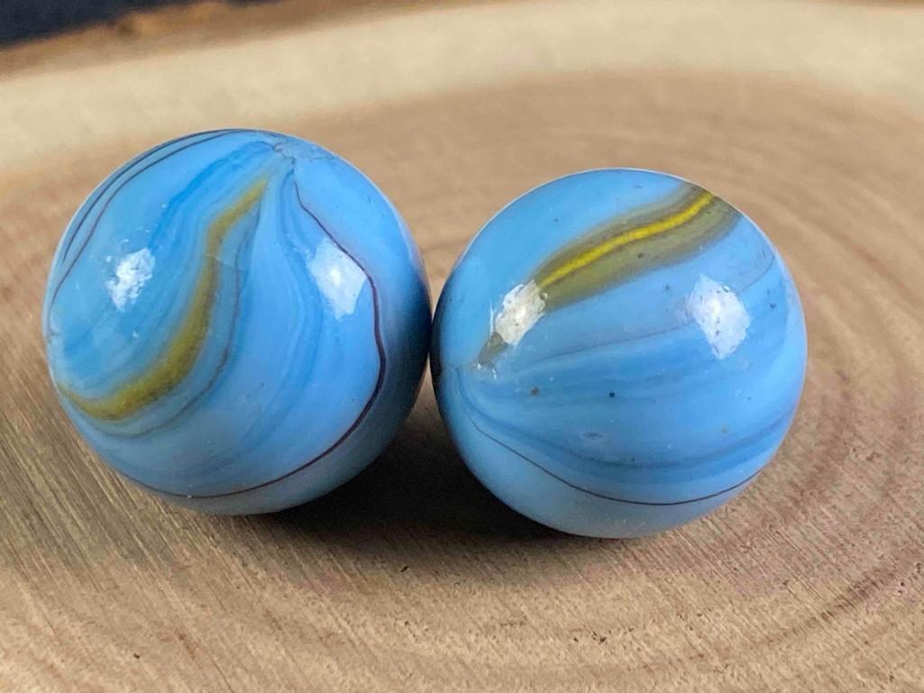Alley Agate 4 Color Swirl Oxblood Marbles: These Antique - Vintage Marbles have been researched to the best of our knowledge. We are not experts or graders in this area please view all our pictures they are part of our description. Feel free t