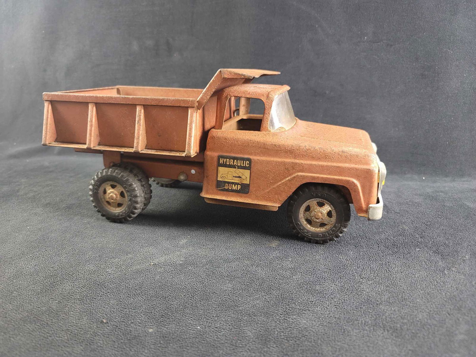 Vintage tonka sales hydraulic dump truck