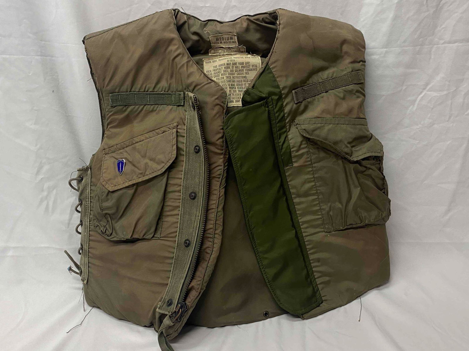 US Army Korean War vintage M1952A Flak Jacket Body Armor (1 of 12)