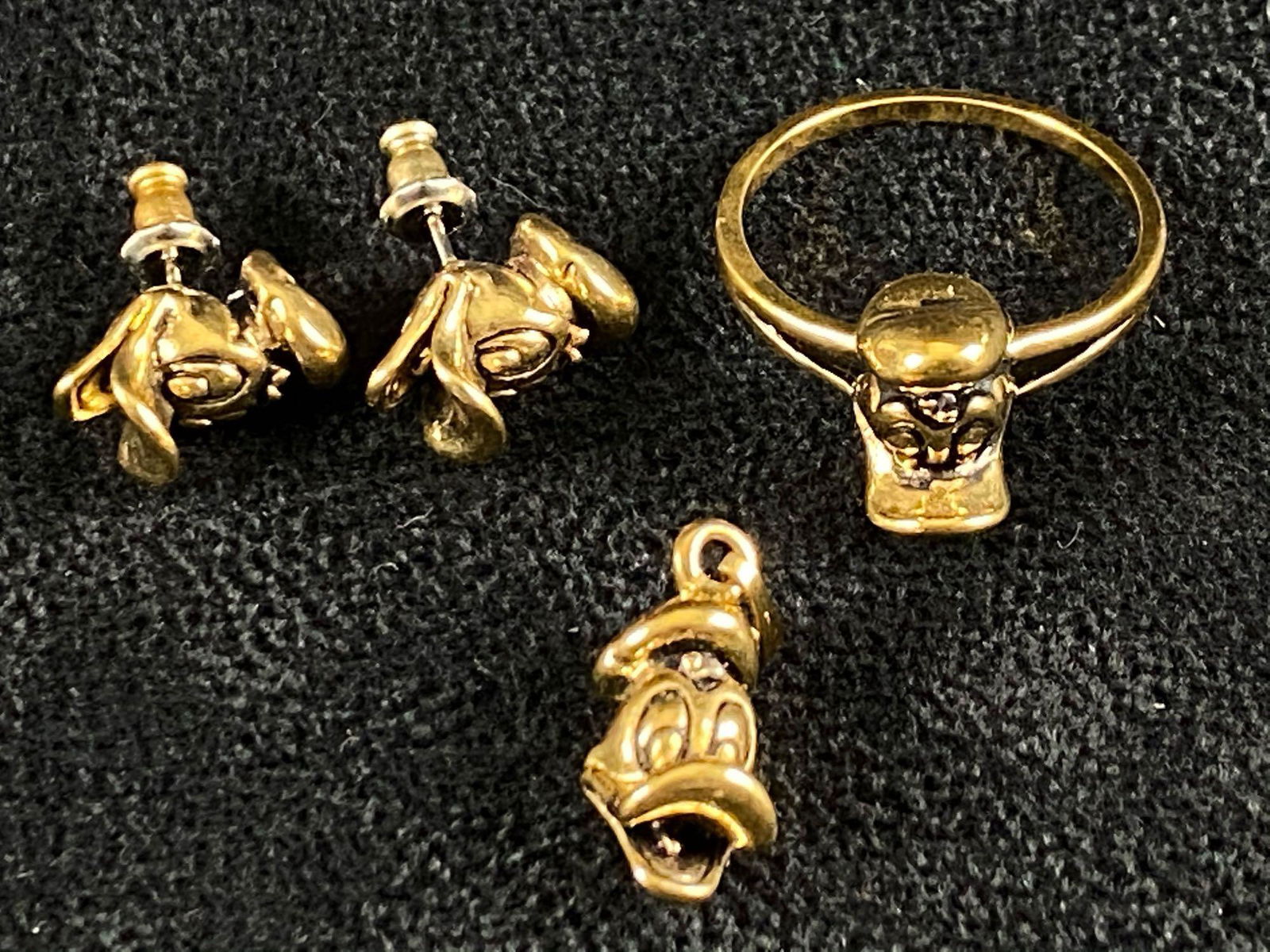 Official Disney Donald Duck Gold Plated Earrings Pendant Ring Set