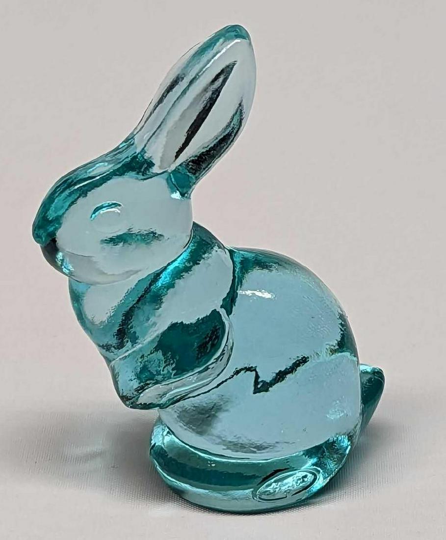 Fenton Glass Rabbit Figurine (1 of 6)