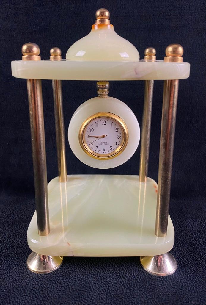 Vintage Green Onyx Mantel Clock Apr 02, 2023 Rapid Estate Liquidators and Auction Gallery in FL