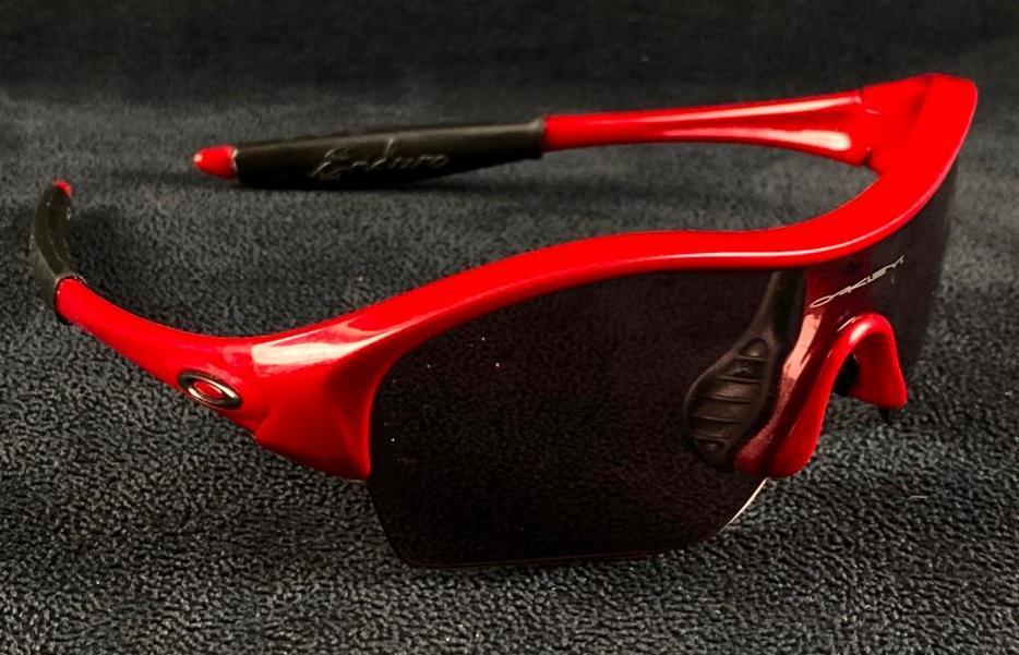 Oakley Enduring Sunglasses: Oakley Enduring Sunglasses Used Oakley Enduring wraparound sunglasses in good condition with just some minor wear from use. The sunglasses have polarized lenses and rubber padded arms for added comfor