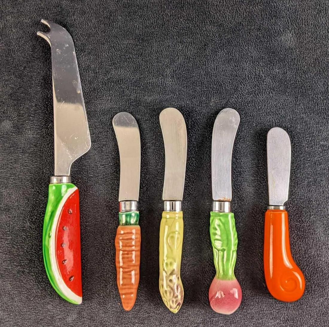 Four Spreader Knives With One Watermelon Cheese Knife (1 of 5)