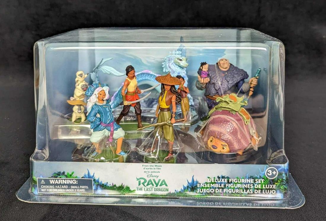 Disney Raya And The Last Dragon Deluxe Figure Set D: Disney Raya And The Last Dragon Deluxe Figure Set D. Comes with eight detailed PVC figures based off characters from Disney's Raya and the Last Dragon. All come new in its original box which is approx