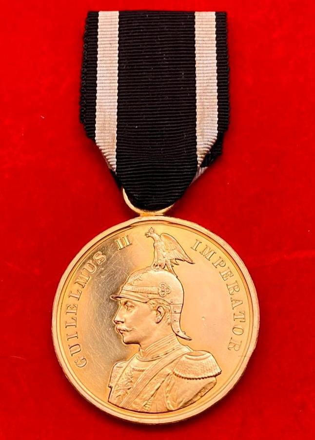 Deutsche Kriegerverdienstmedaille - Gold 1st Class (1 of 4)