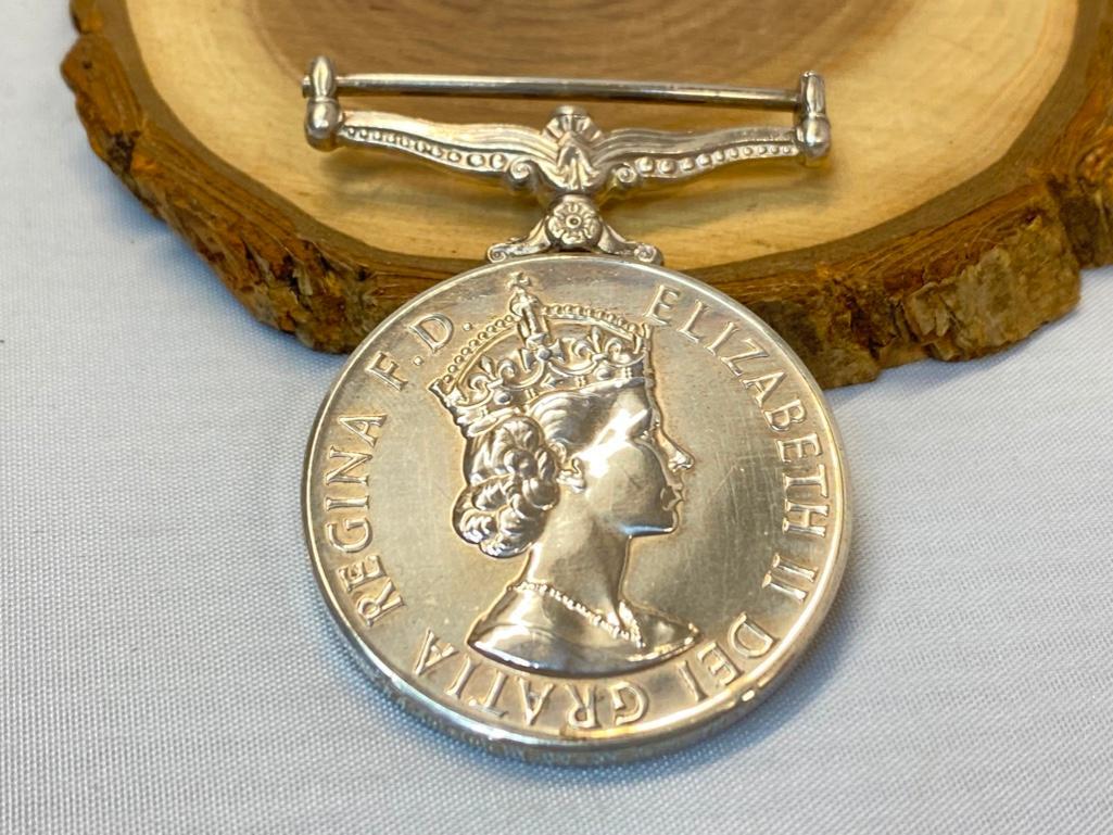 Vietnam Medal - Australia & New Zealand: Vietnam Medal - Australia & New Zealand This fine medal has been tested and researched to the best of our abilities, and is authentic to the best of our knowledge. Please see photos, as they are a par