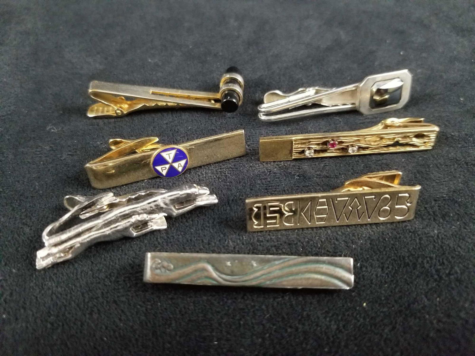 Lot of 7 Vintage Mens Cuff Links Tie Clips (1 of 10)