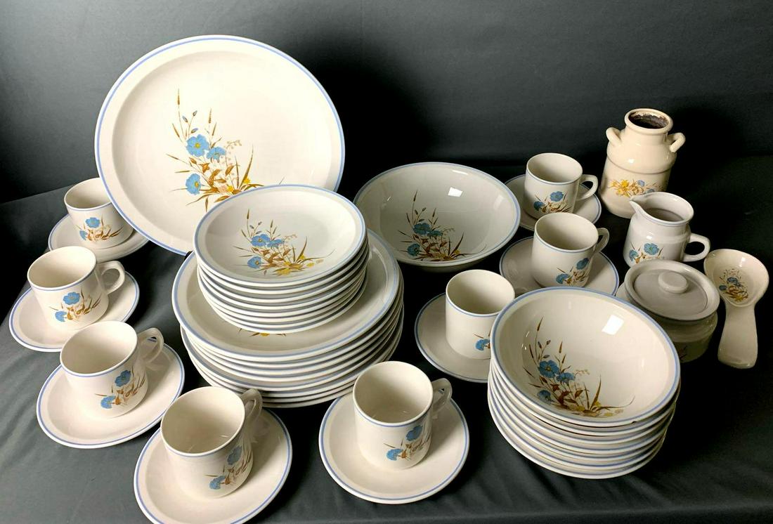 46 Pieces China Set: MIP2 Pattern By Ming Pao (1 of 7)