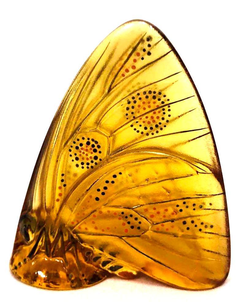 Lalique French Art Glass Butterfly 30101: This lot contains Lalique French Art Glass Butterfly 30101. It is approx 2" x 1/2" x 2 1/4" and it weighs about 0.09lbs. Overall the Lalique butterfly is in good used condition with some l