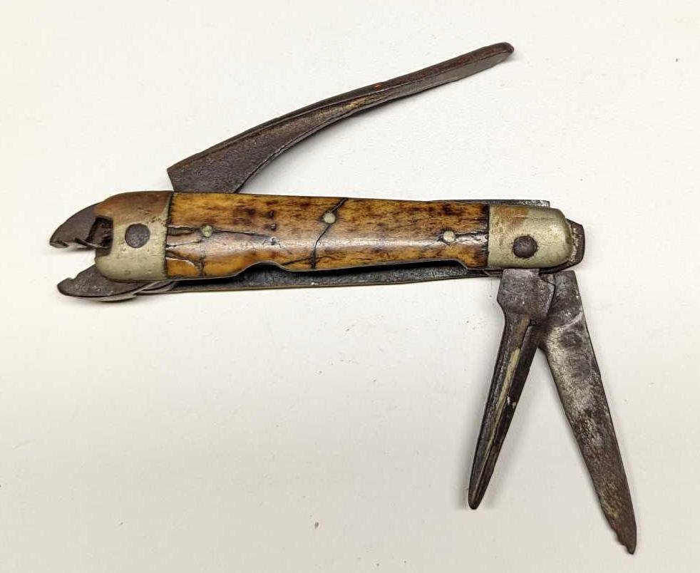 Vintage Three Tool Pocket Knife (1 of 6)