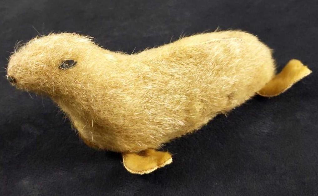 Vintage Inuit Eskimo Indian Fur Seal Doll Artic (1 of 8)