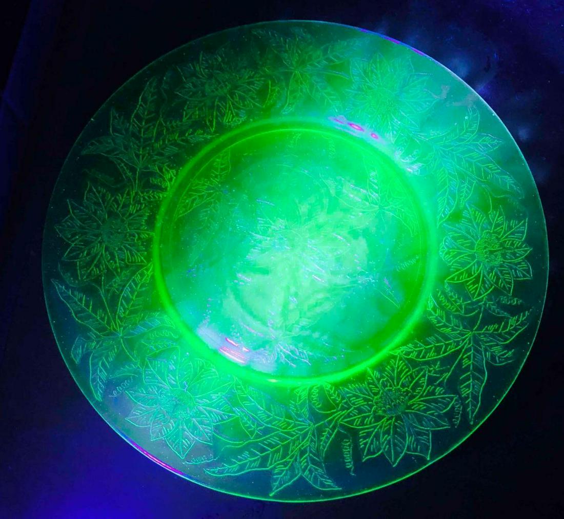 Seven Green Uranium Flower Dinner Plates (1 of 12)