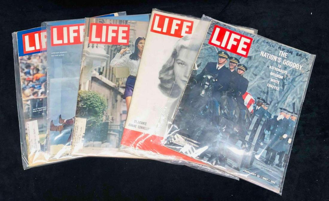 5 Vintage LIFE Magazines From The 60's & 40's (1 of 13)
