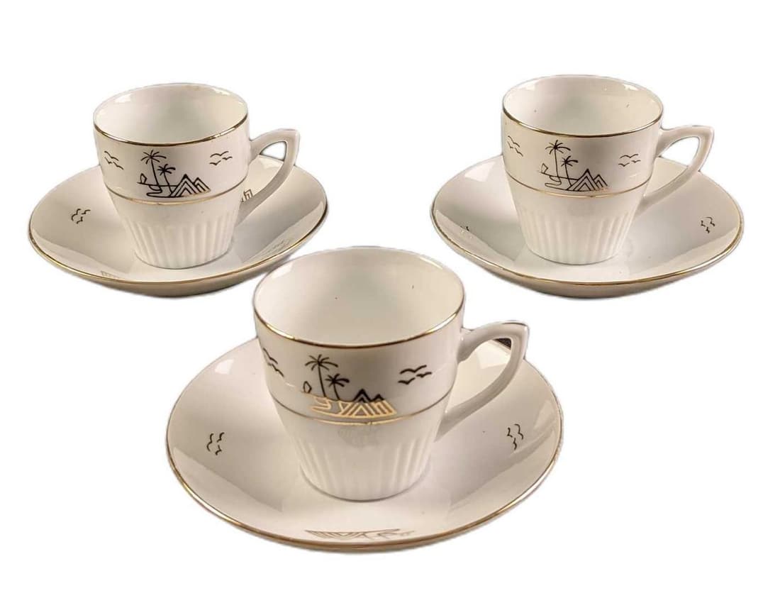 Four Vintage Tropical Island Espresso Cups And Saucers (1 of 6)