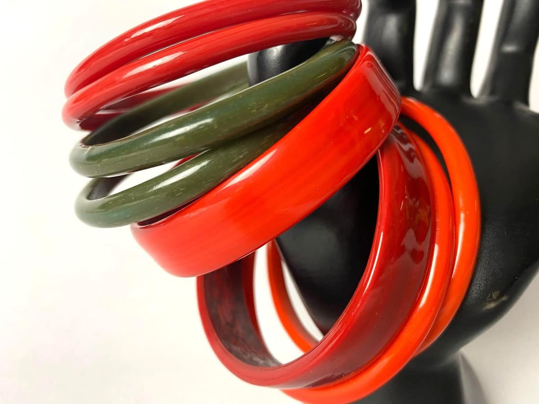 Vintage Lot Of 8 Multi Color 1960's Acrylic Bangles / Cuffs (1 of 5)