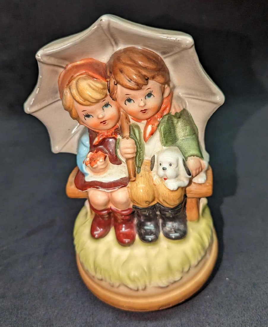 Vintage Ceramic Boy & Girl Hummel Style Music Box (1 of 8)