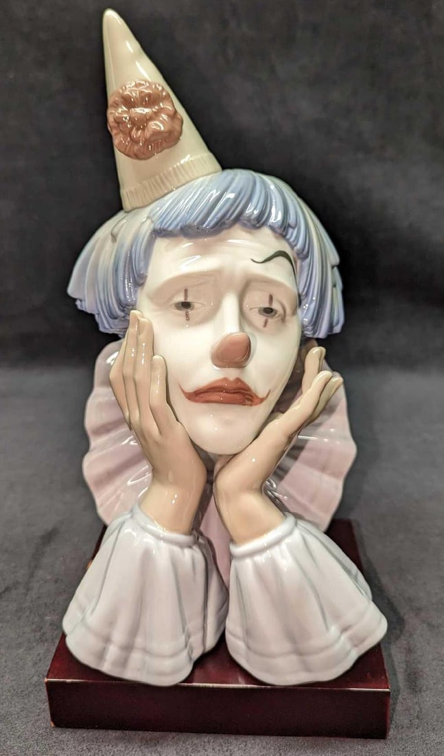 Retired Lladro Pensive Clown Bust (1 of 11)