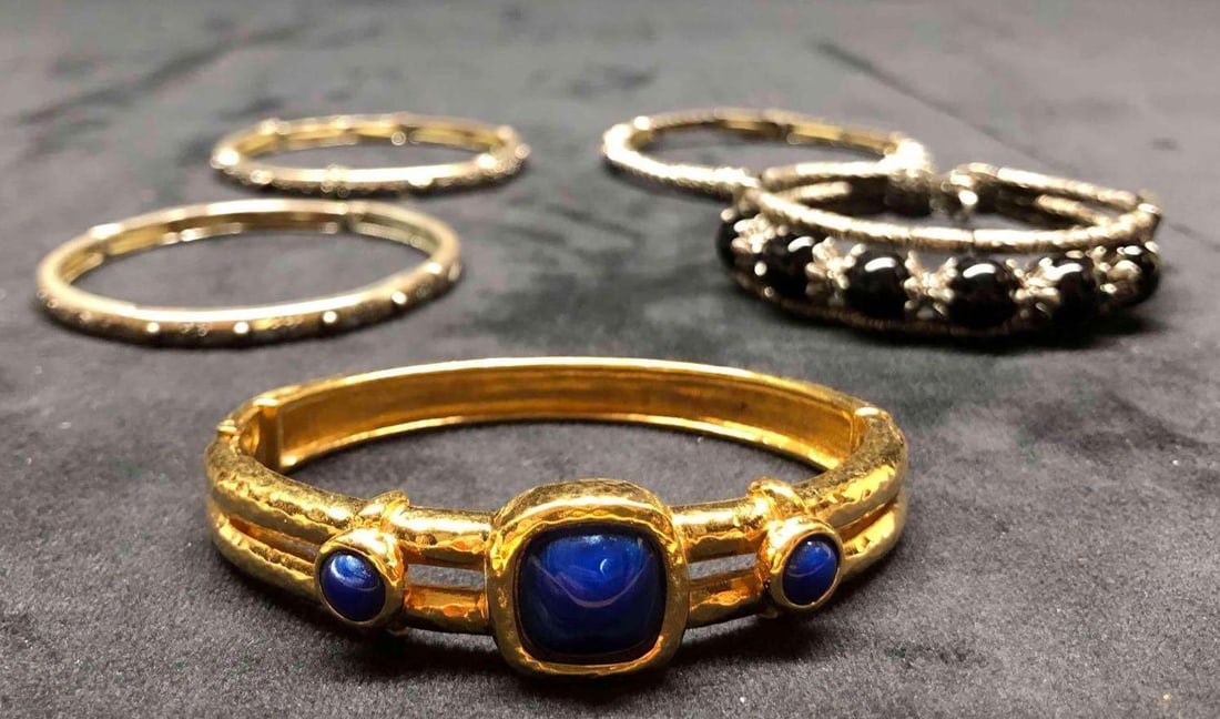 Mystery Grab Bag Of Bracelets (1 of 8)