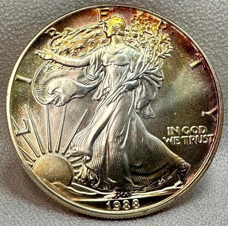 1988 US Mint .999 Fine Silver Eagle (1 of 2)