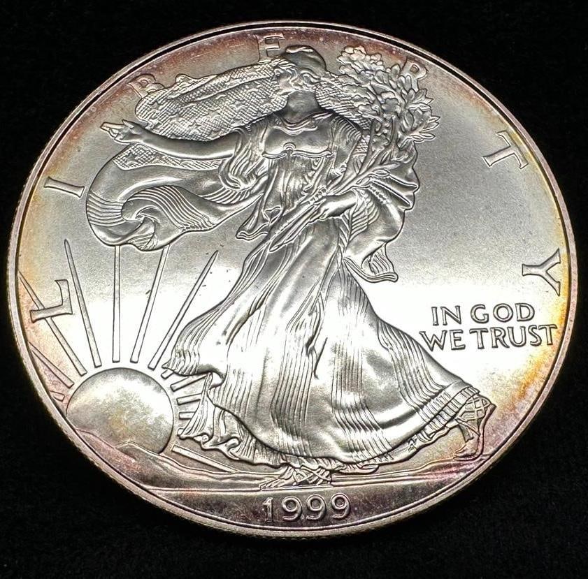 1999 US Mint .999 Fine Silver Eagle (1 of 2)