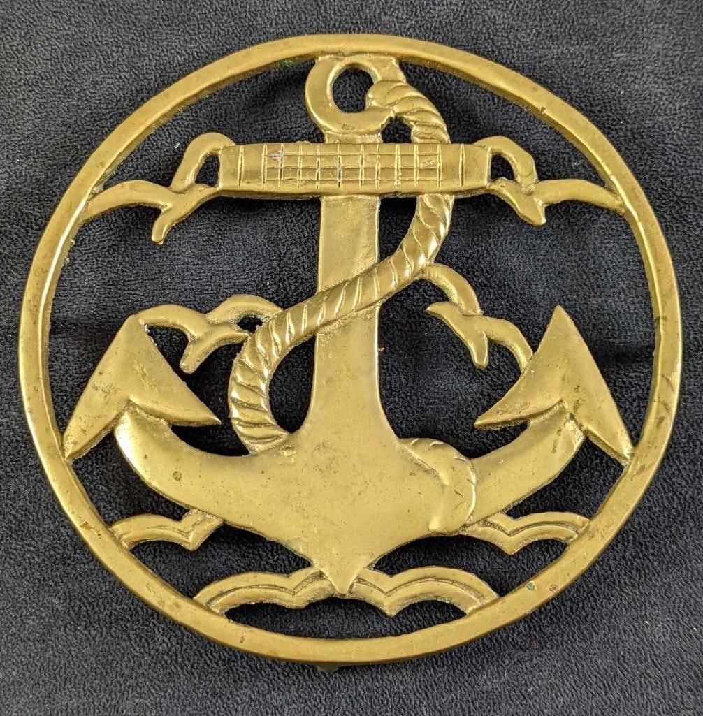 Vintage Penco Brass Anchor Cooking Trivet/Hot Plate: Vintage Penco Brass Anchor Cooking Trivet/Hot Plate. Is approx 6 1/2" x 6 1/2" x 3/8" and it weighs 0.68lb. The trivet is in good, vintage condition with light wear and tarnish. Please see