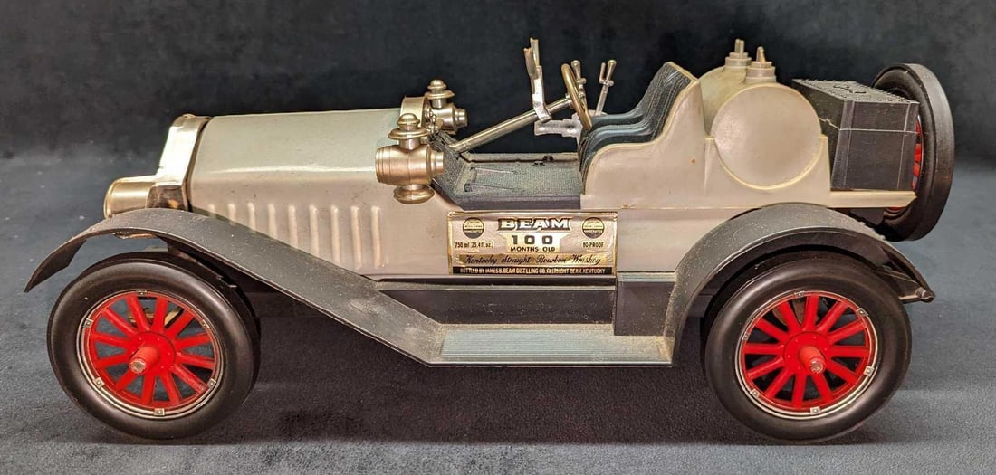 1977 Jim Beam Stutz Bearcat Car Whiskey Decanter