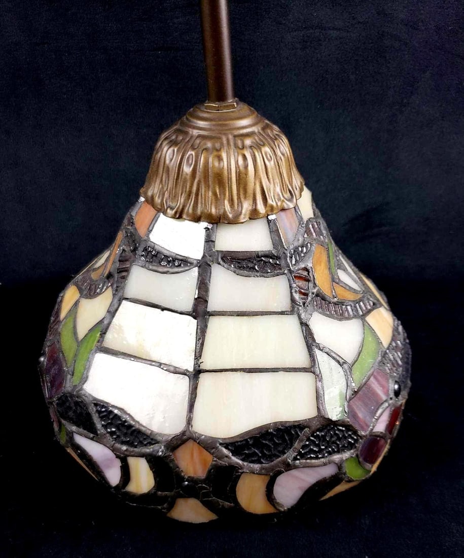 Tiffany Style Stained Glass Pendant Hanging Light (1 of 7)