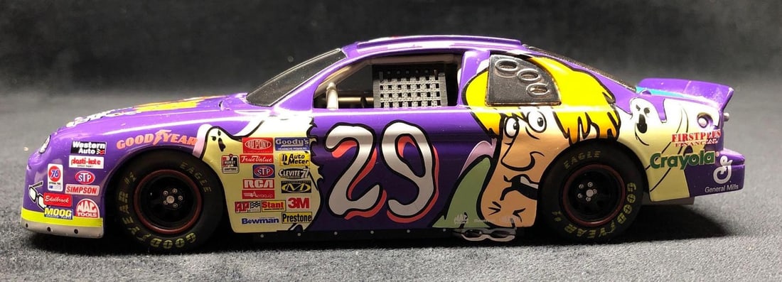 Revell #29 Robert Pressley NASCAR 1997 Chevy Monte Carlo Scooby Doo 1:24 Replica Die Cast Stock Car (1 of 6)
